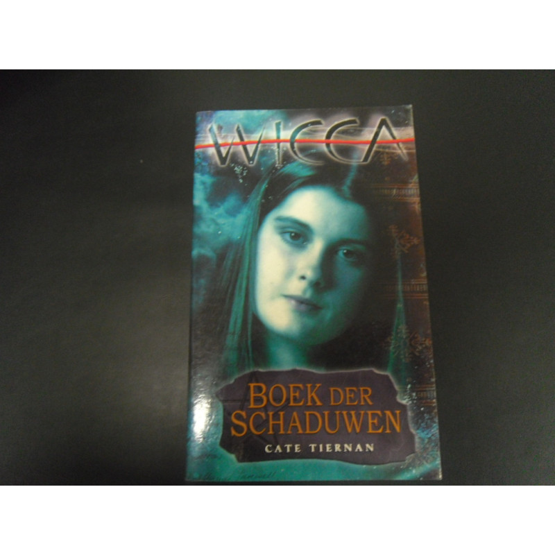 Wicca. Boek der schaduwen. deel 1 Cate Tiernan.